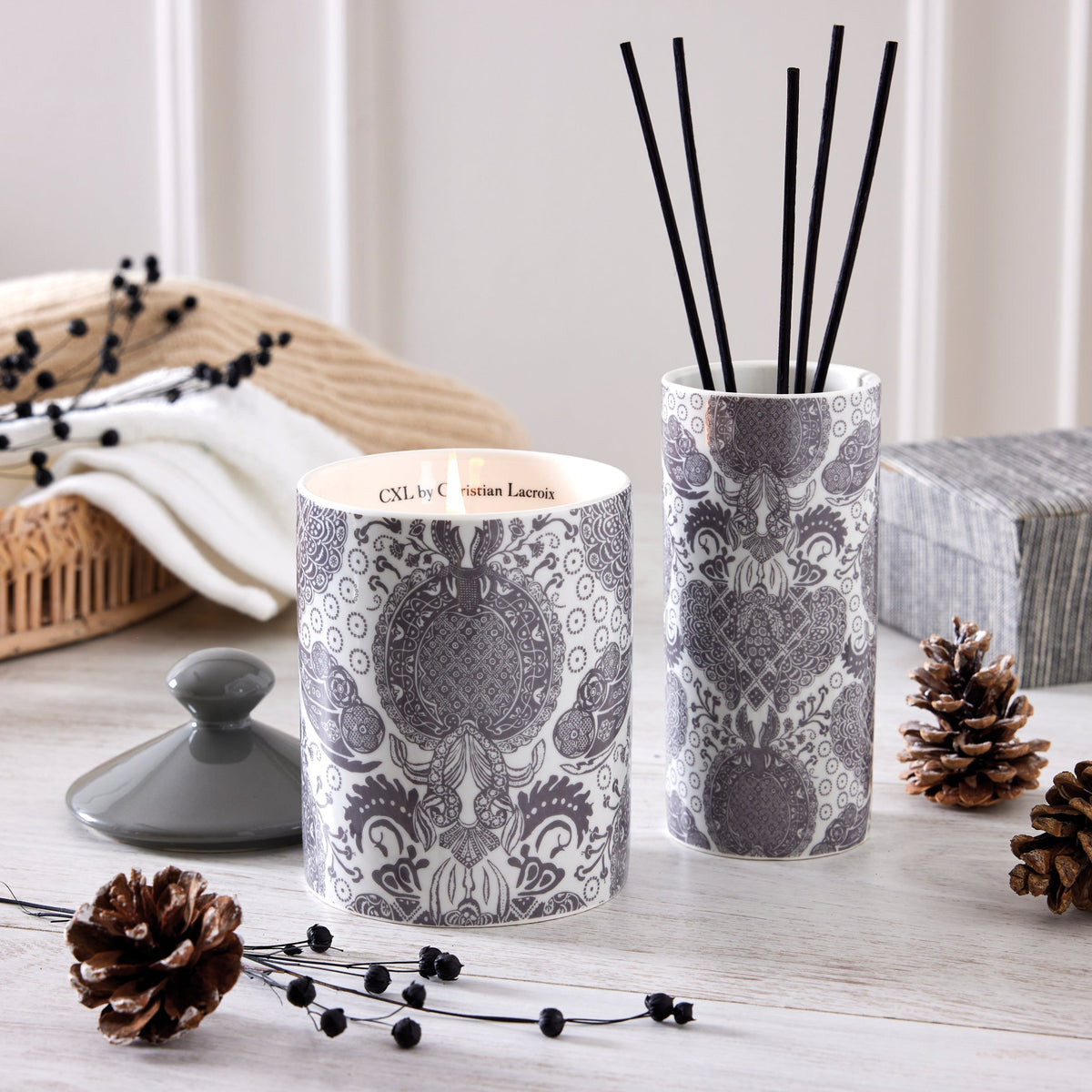 Diffuseur en porcelaine - Arles Gris - Cèdre blanc - 100 ml - CXL by Christian Lacroix Maison