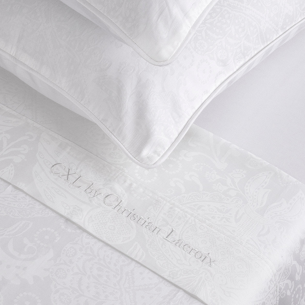 Ensemble de draps : drap-housse, drap plat, taie(s) d'oreiller en satin de coton -  dessin Arles Blanc - CXL by Christian Lacroix Maison