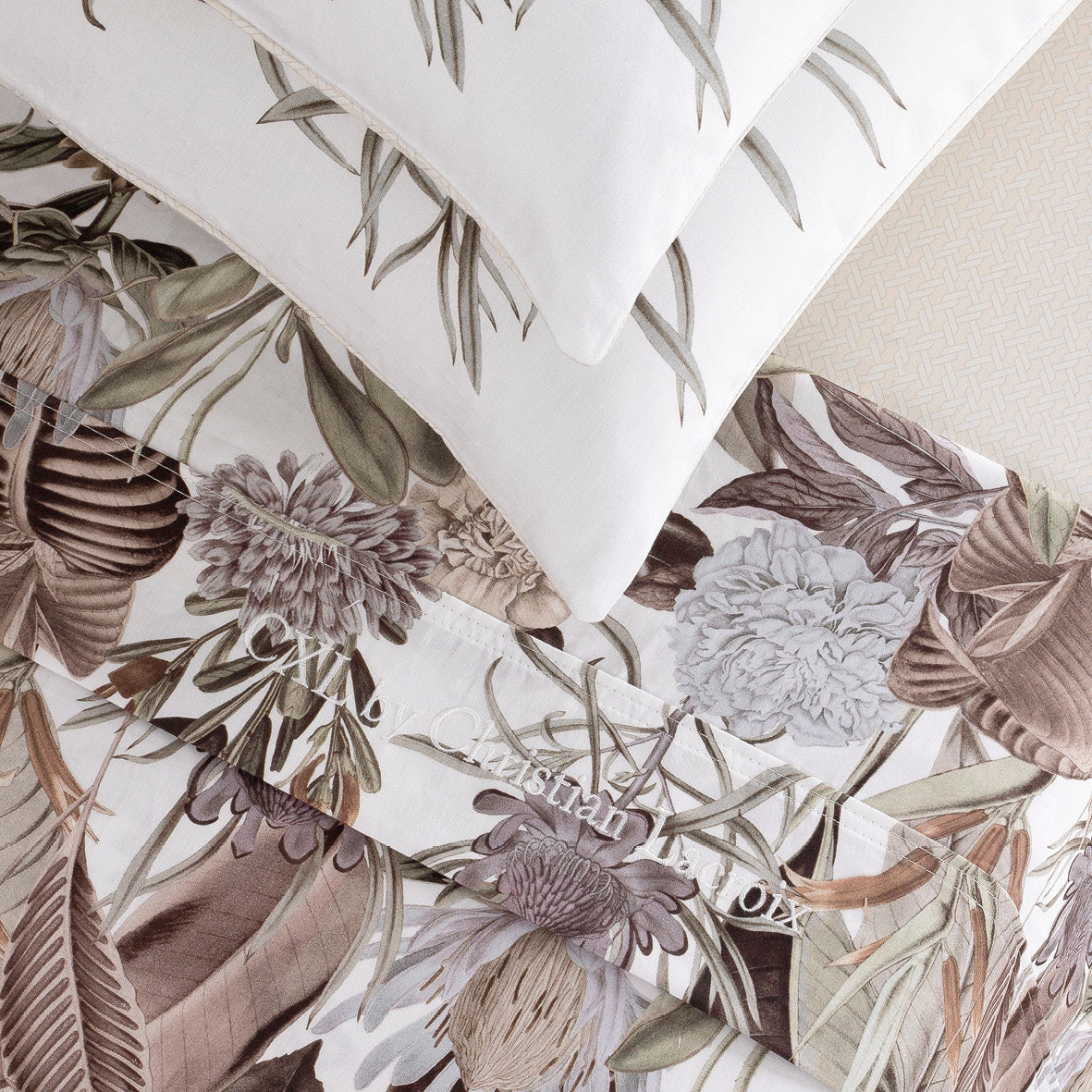 Ensemble de draps : drap-housse, drap plat, taie(s) d'oreiller en satin de coton - dessin Garden Taupe - CXL by Christian Lacroix Maison