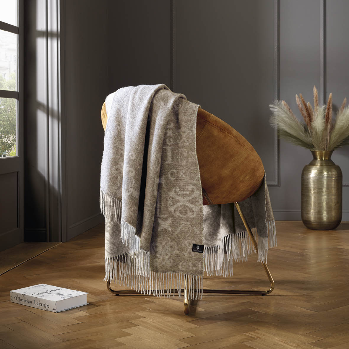 Plaid tissé - Signature taupe : 130 x 180 cm - CXL by Christian Lacroix Maison